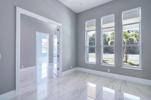 7595 155th Place N, Palm Beach Gardens, FL 33418