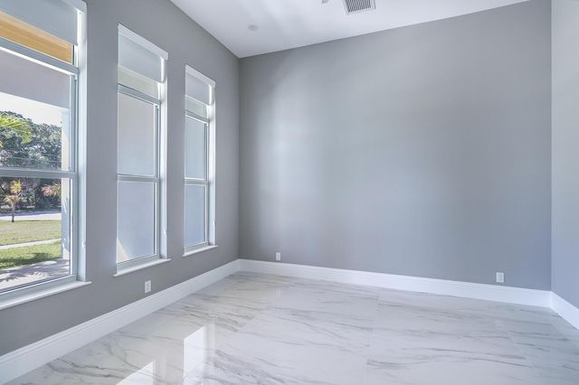 7595 155th Place N, Palm Beach Gardens, FL 33418