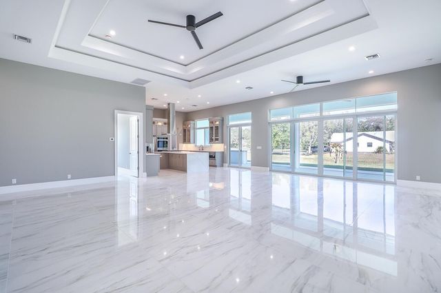 7595 155th Place N, Palm Beach Gardens, FL 33418