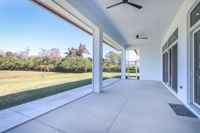 7595 155th Place N, Palm Beach Gardens, FL 33418