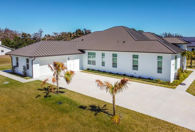 7595 155th Place N, Palm Beach Gardens, FL 33418