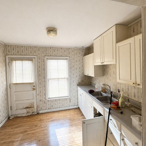 3018 Oakwood Street, Haltom City, TX 76117