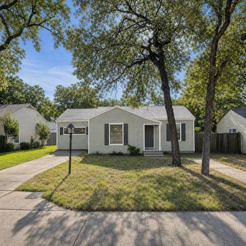 3018 Oakwood Street, Haltom City, TX 76117