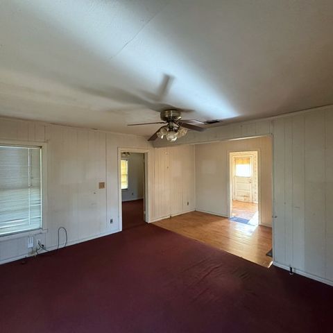 3018 Oakwood Street, Haltom City, TX 76117