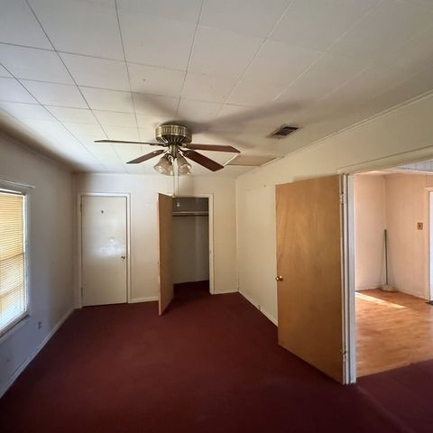 3018 Oakwood Street, Haltom City, TX 76117