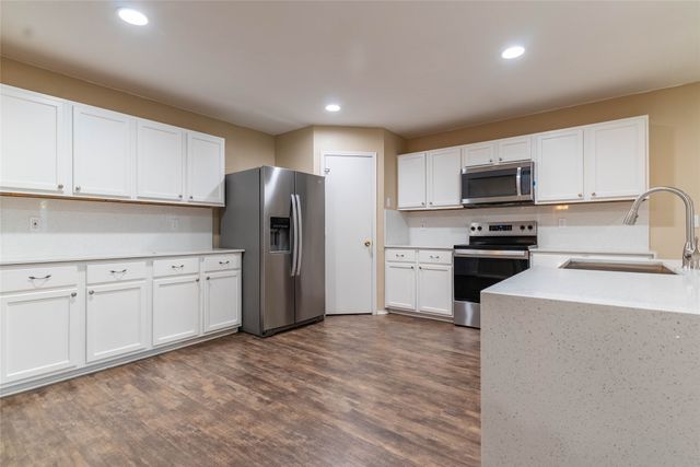 2324 Chestnut Drive, Little Elm, TX 75068