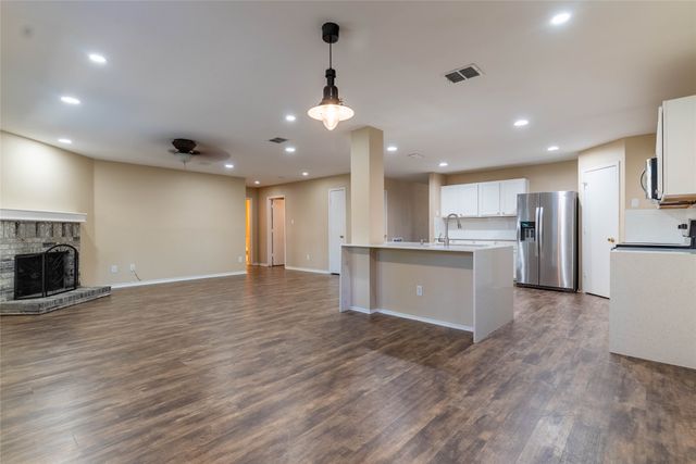 2324 Chestnut Drive, Little Elm, TX 75068