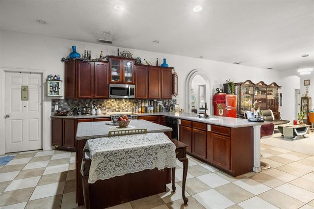 428 COVENTRY ROAD, Davenport, FL 33897