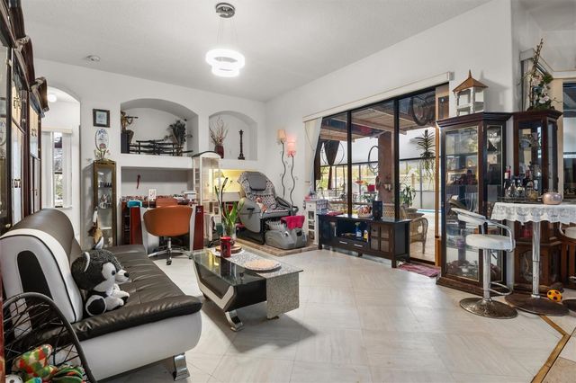 428 COVENTRY ROAD, Davenport, FL 33897