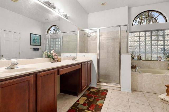 428 COVENTRY ROAD, Davenport, FL 33897