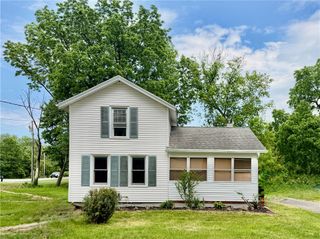 17 College Ave, Greece, NY 14515