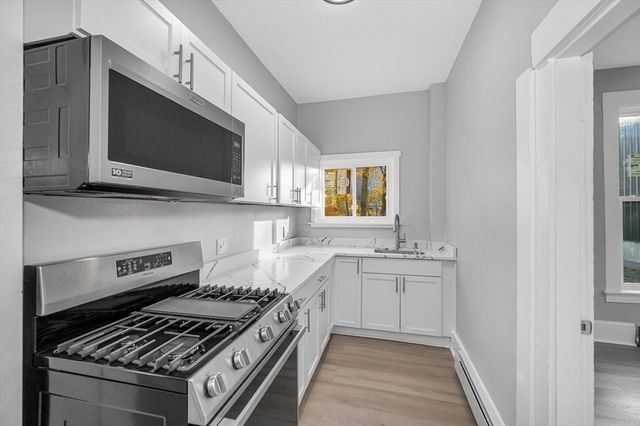 8 Dustin St, Haverhill, MA 01830