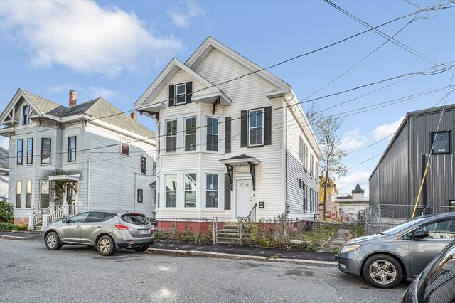 8 Dustin St, Haverhill, MA 01830