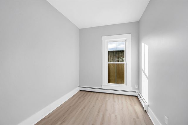 8 Dustin St, Haverhill, MA 01830