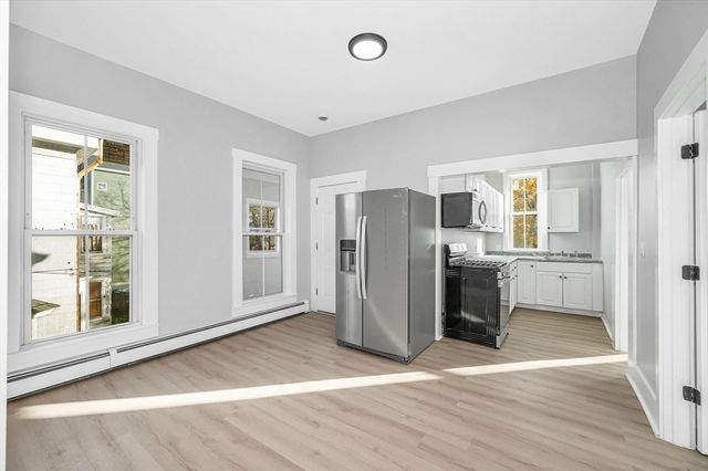 8 Dustin St, Haverhill, MA 01830