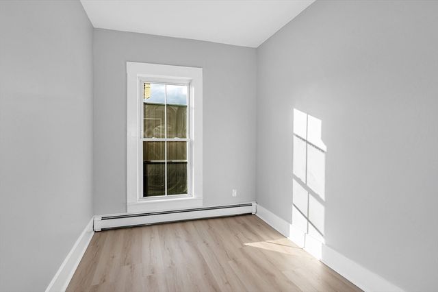 8 Dustin St, Haverhill, MA 01830