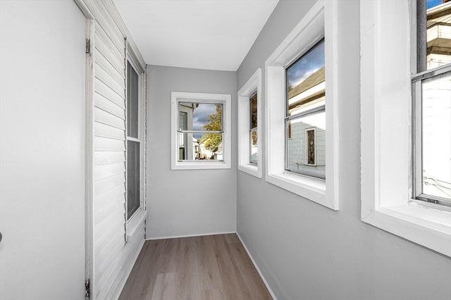 8 Dustin St, Haverhill, MA 01830