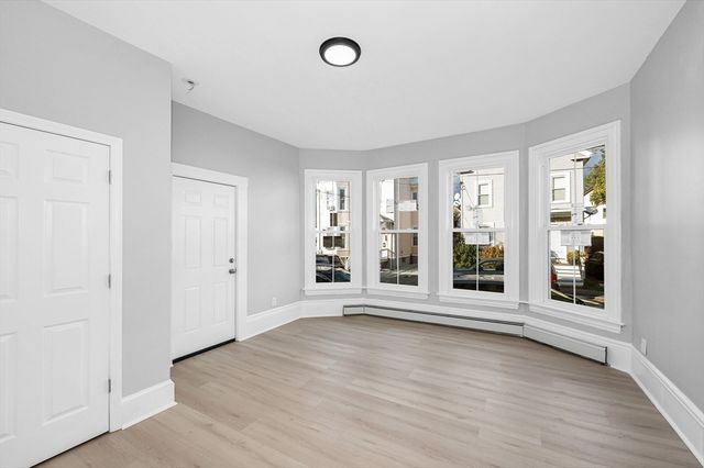 8 Dustin St, Haverhill, MA 01830