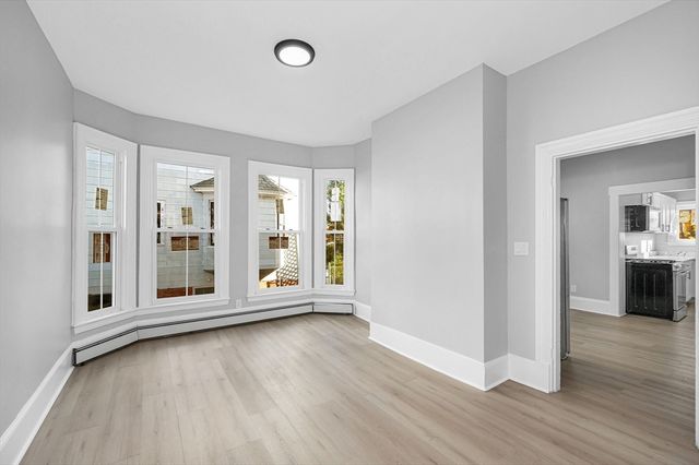 8 Dustin St, Haverhill, MA 01830