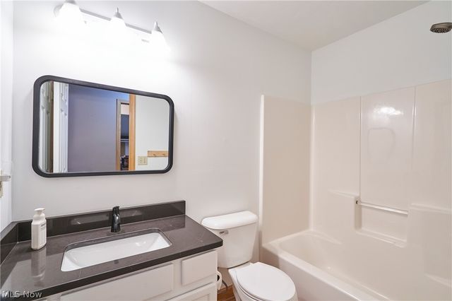 123 Woodbine Oval, Madison, OH 44057