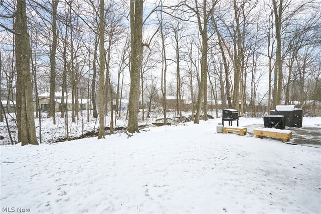 123 Woodbine Oval, Madison, OH 44057