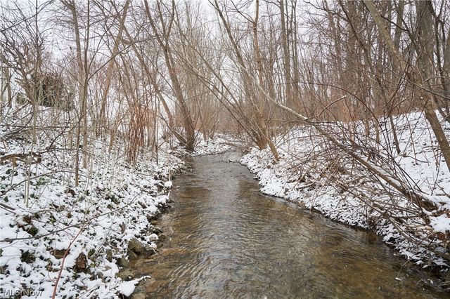 123 Woodbine Oval, Madison, OH 44057