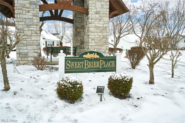 123 Woodbine Oval, Madison, OH 44057