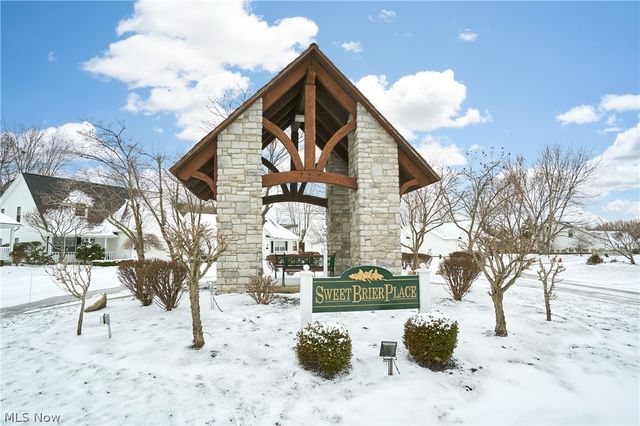 123 Woodbine Oval, Madison, OH 44057