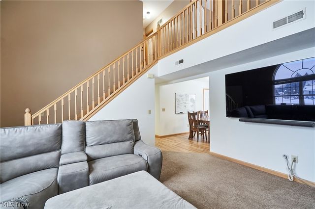 123 Woodbine Oval, Madison, OH 44057