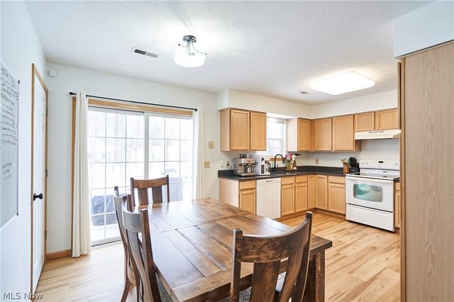 123 Woodbine Oval, Madison, OH 44057