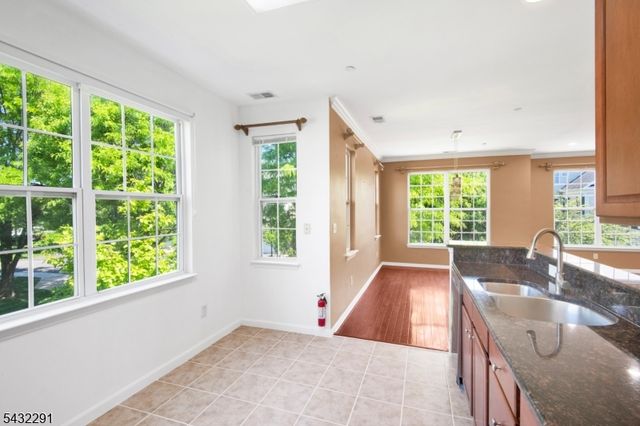 24 Swing Bridge Ln, South Bound Brook Boro, NJ 08880
