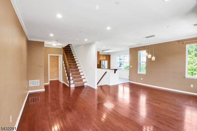 24 Swing Bridge Ln, South Bound Brook Boro, NJ 08880