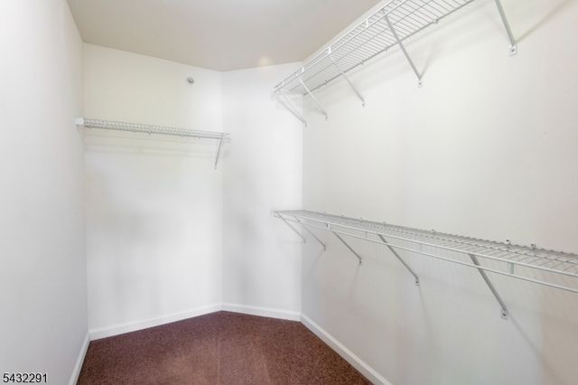 24 Swing Bridge Ln, South Bound Brook Boro, NJ 08880