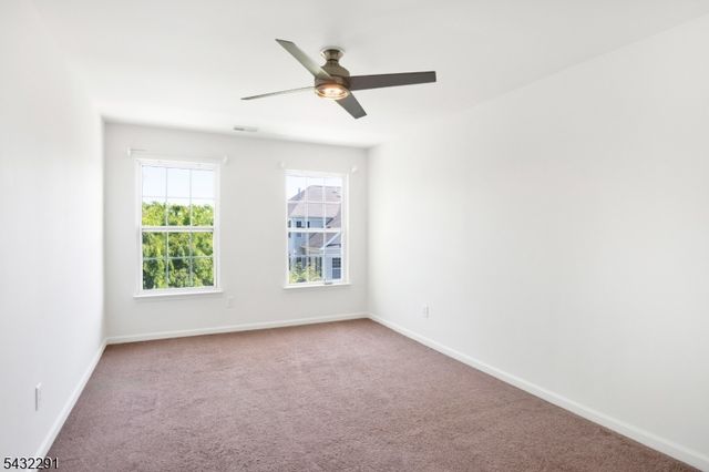 24 Swing Bridge Ln, South Bound Brook Boro, NJ 08880