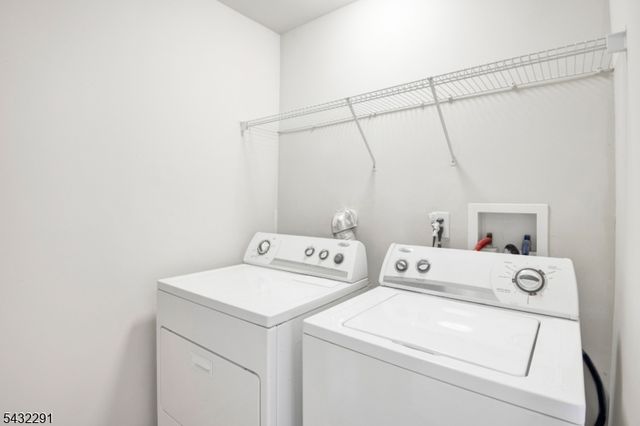 24 Swing Bridge Ln, South Bound Brook Boro, NJ 08880