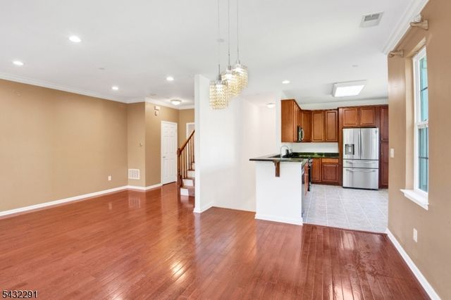 24 Swing Bridge Ln, South Bound Brook Boro, NJ 08880