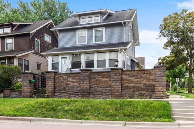 229 W Pleasant Street, Mankato, MN 56001