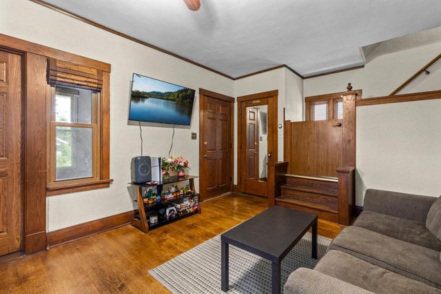 229 W Pleasant Street, Mankato, MN 56001