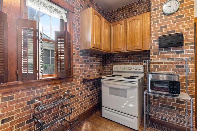 229 W Pleasant Street, Mankato, MN 56001