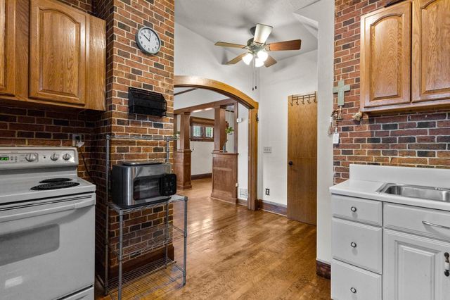 229 W Pleasant Street, Mankato, MN 56001