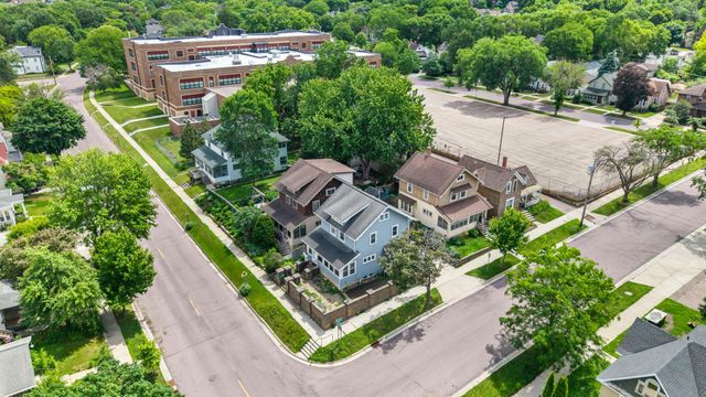 229 W Pleasant Street, Mankato, MN 56001