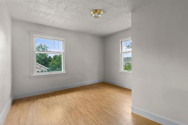 229 W Pleasant Street, Mankato, MN 56001
