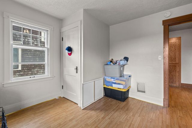 229 W Pleasant Street, Mankato, MN 56001