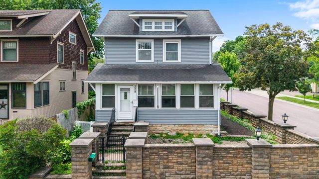 229 W Pleasant Street, Mankato, MN 56001
