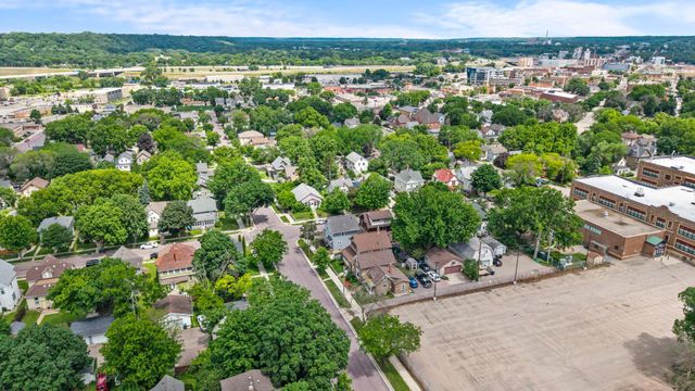 229 W Pleasant Street, Mankato, MN 56001