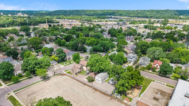 229 W Pleasant Street, Mankato, MN 56001