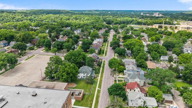 229 W Pleasant Street, Mankato, MN 56001