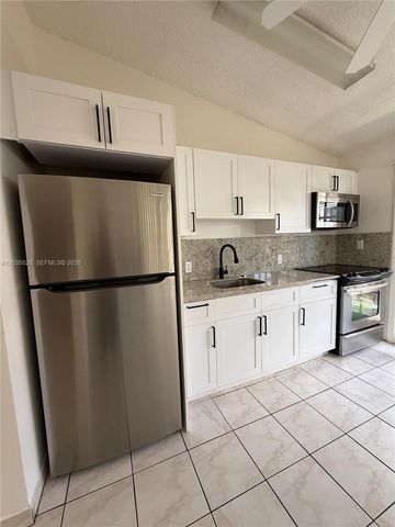 10968 SW 5th St 10968, Sweetwater, FL 33174