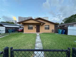 10968 SW 5th St 10968, Sweetwater, FL 33174