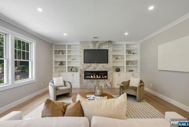 520 Clinton Avenue, Wyckoff, NJ 07481